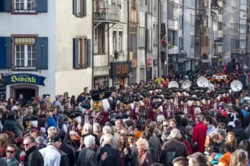 சுவிட்சர்லாந்தில் வாழ்பவர்களில் புலம்பெயர்தல் பின்னணிகொண்டவர்கள் எவ்வளவுபேர் தெரியுமா?