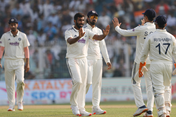 159 ஓட்டங்களில் சுருண்ட தென் ஆப்பிரிக்கா - சாதனைகளை படைத்த பும்ரா | Bumrah Creates Record With 5 Wickets Vs Sa Test 159 ஓட்டங்களில் சுருண்ட தென் ஆப்பிரிக்கா - சாதனைகளை படைத்த பும்ரா | Bumrah Creates Record With 5 Wickets Vs Sa Test