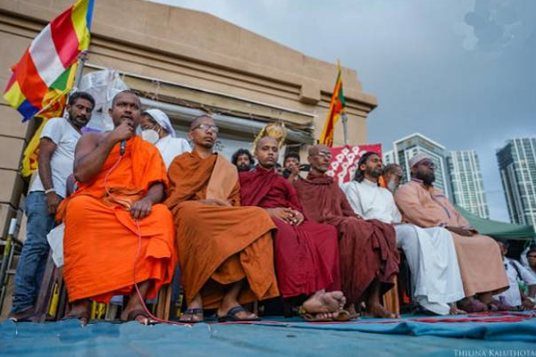 போரில் உயிரிழந்தவர்களுக்கு அஞ்சலி செலுத்திய இராணுவ வீரர்கள்! | Army Soldiers Pay Tribute To War Victims May 18