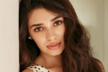 காந்தக்கண்ணழகில் ஒரு பார்வை!! நடிகை க்ரித்தி ஷெட்டியின் அழகிய புகைப்படங்கள்..