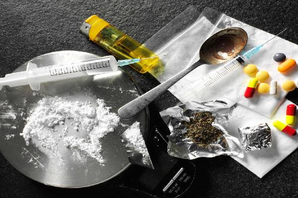 திருகோணமலையில் ஆபத்தான பொருளுடன் கைதான நபர் | Person Arrested With Valuables In Trincomalee
