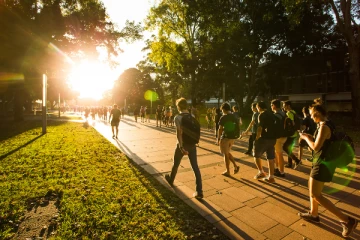 பிரித்தானிய பல்கலைக்கழகங்களில் இலங்கை மாணவர்களை சேர்ப்பது திடீரென நிறுத்தம்