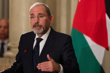 நெருப்பின் நடுவில் நாங்கள் இருக்கிறோம் : ஜோர்டான் பகிரங்கம்