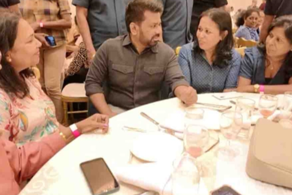 ஜனாதிபதிக்கு நண்பர்கள் கொடுத்த அமோக வரவேற்பு | Anura Meets University Batch Mates