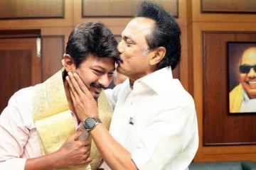 தந்தை மு.க ஸ்டாலினை விஞ்சி கெத்து காட்டும் மகன் உதயநிதி! 50,000க்கும் அதிகமான வாக்கு வித்தியாசத்தில் வெற்றி!