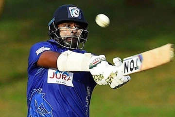 நாட்டை விட்டுச்செல்லவுள்ள இலங்கையின்  பிரபல கிரிகெட் வீரர்!