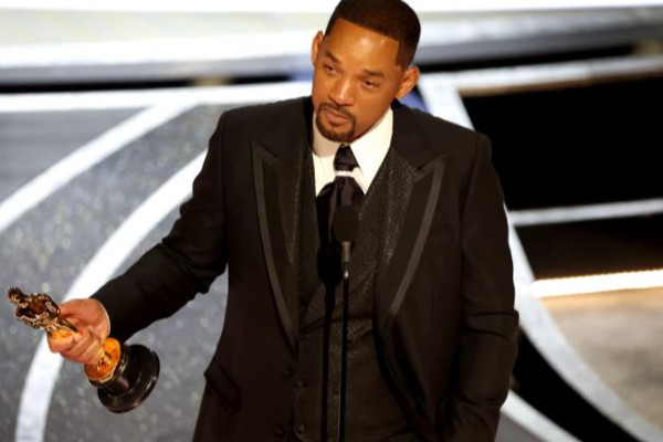 '' என் மனசு உடைந்துபோயிட்டு '' ஆஸ்கர் அகாடமி உறுப்பினர் பதவியை ராஜினாமா செய்த வில் ஸ்மித் - தமிழ்நாடு