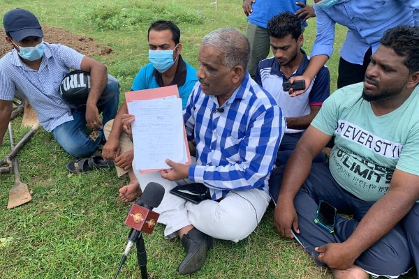 தனியார் காணியில் புத்தர் சிலை நிறுவ முயற்சித்த பெளத்த பிக்குகளால் பதற்ற நிலை! | Ampara Addalaichenai Buddha Statue Private Land தனியார் காணியில் புத்தர் சிலை நிறுவ முயற்சித்த பெளத்த பிக்குகளால் பதற்ற நிலை! | Ampara Addalaichenai Buddha Statue Private Land