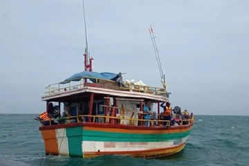 பிரான்ஸின் ரீயூனியன் தீவில் மீண்டும் தரையிறங்கிய இலங்கையர்கள் - செய்திகளின் தொகுப்பு (video)