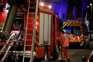 பிரான்சில் பிள்ளைகளை பயணக் கைதிகளாக்கிய தாயார்; வீட்டுக்கும் தீ வைப்பு