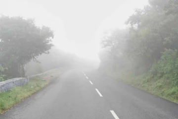 நாட்டின் பெரும்பாலான பகுதிகளில் பனிமூட்டமான நிலை