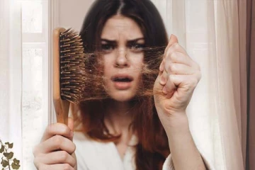 முடி உதிர்வினை பிரச்சனையால் அதிகமாக கஷ்டப்படுறீங்களா? இதை மட்டும் செய்தால் போதும்