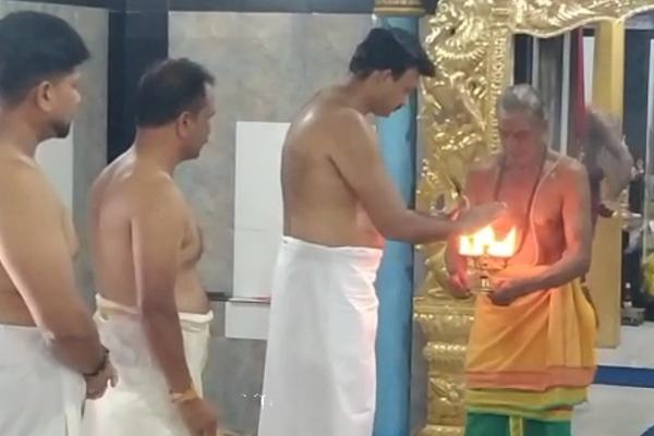 கிழக்கின் புதிய ஆளுநர் திருக்கோணேஸ்வரர் ஆலயத்திற்கு விஜயம்..! | New Governor Of Eastern Province Senthil Thondaman