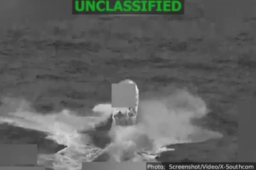 3 போதைப்பொருள் கடத்தல் கப்பலை சுற்றி வளைத்து தாக்கிய அமெரிக்க கடற்படை: 11 பேர் பலி