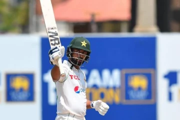 பரபரப்பான போட்டியில் இலங்கைக்கு எதிராக சதம் விளாசிய பாகிஸ்தான் வீரர்