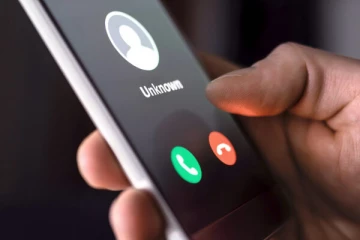 மதம் மாற்ற முயற்சித்த ஒருவருக்கு தக்க பதிலடி கொடுத்த பெண்மணி!