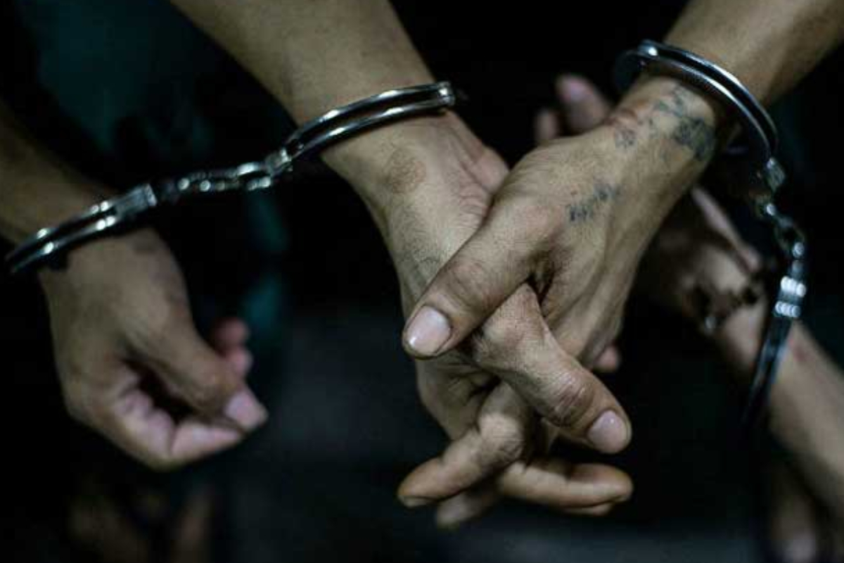 அதிவலு கொண்ட மோட்டார் சைக்கிள்களுடன் 04 இளைஞர்கள் கைது | 04 Youths Arrested With High Powered Motorcycles