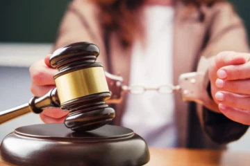 ஹெரோயின் போதைப்பொருளுடன் ஆசிரியர் ஒருவர் கைது