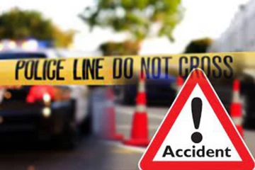 50 அடி பள்ளத்தில் வீழ்ந்து விபத்துக்குள்ளான முச்சக்கரவண்டி: மூவர் படுகாயம்