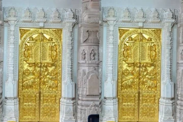 அயோத்தி ராமர் கோயிலில் தங்கத்தில் கதவுகள் பொருத்தம்.., 100 கிலோவில் தங்க முலாம்