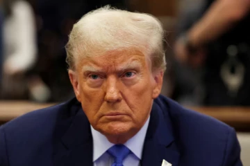 கிரீன்லாந்து மீது நேரடி போருக்கு தயாராகி வரும் அமெரிக்கா