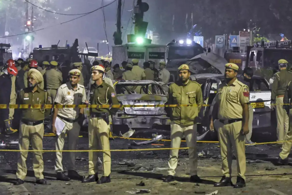 புதுடெல்லிக்கு வெடிகுண்டு மிரட்டல்... மீண்டும் சர்ச்சை! | Bomb Threat To New Delhi
