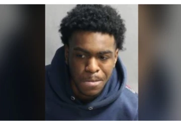 கனடாவில் துப்பாக்கி முனையில் அலைபேசி கொள்ளை