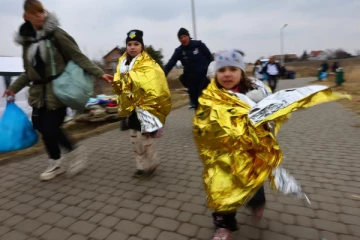 உக்ரைன் போரில் குழந்தைகளின் மனநிலையை விவரிக்கும் புகைப்படங்கள்!