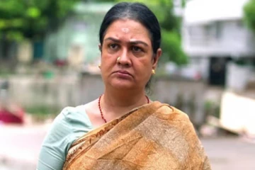 இது என்ன பென்ஷன் பணமா, அமைதியாக வாங்கிக்கொள்ள.. தேசிய விருது குழுவை தாக்கிய நடிகை ஊர்வசி