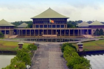 පාර්ලිමේන්තුව Covid මාරයා බිළිගනී - පාර්ලිමේන්තු පොකුර ඉහළ දමමින් තවත් ප්රබලයකු Covid ආසාදිත වෙයි..