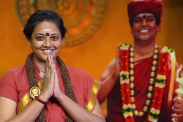 அறிமுகப்படுத்தியவருக்கு நித்யானந்தா புத்தகம் கொடுத்த நடிகை ரஞ்சிதா!பல ஆண்டு உண்மை இதுதான்!