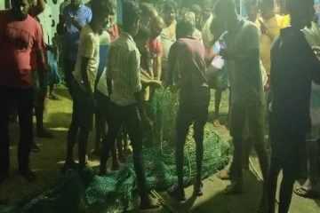 தமிழக மீனவர்கள்  21 பேர்  அதிரடியாக  கைது