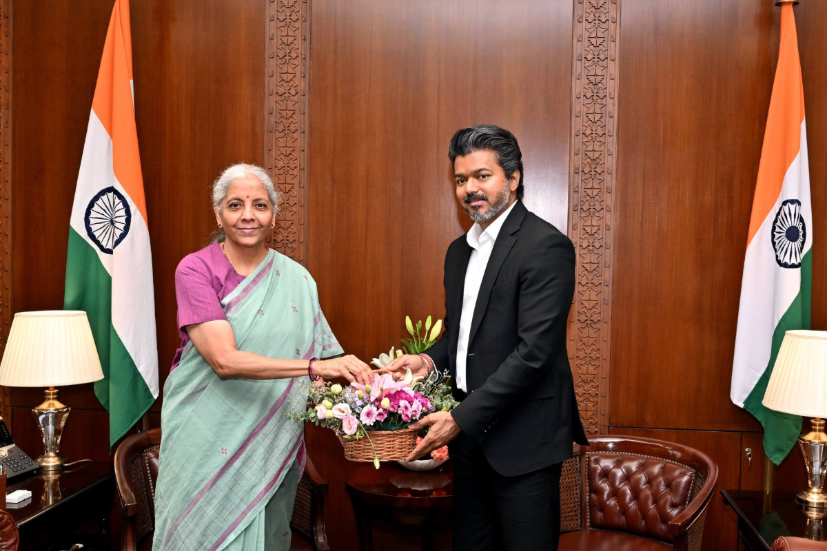 ராகுல் காந்தியுடனான சந்திப்பு ரத்து! அவசரமாக சென்னை புறப்பட்ட தமிழக முதலமைச்சர் விஜய் | Meeting With Sonia Rahul Canceled Cm Vijay Leaves ராகுல் காந்தியுடனான சந்திப்பு ரத்து! அவசரமாக சென்னை புறப்பட்ட தமிழக முதலமைச்சர் விஜய் | Meeting With Sonia Rahul Canceled Cm Vijay Leaves
