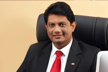 நாட்டுக்கு தேவை ஹிட்லர் அல்ல! - நாலக கொடஹேவா