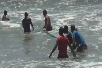 கடலில் நீராடச் சென்ற மூன்று பாடசாலை மாணவர்கள் மாயம் - தேடுதல் பணி தீவிரம்!