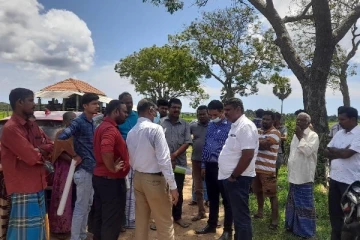 குருந்தூர்மலை கிராம மக்களின் அபகரிப்புக்குள்ளான காணிகள்: சாள்ஸ் நேரில் சென்று ஆராய்வு (Photos)