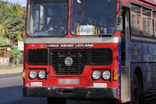 பயணிகள் பேருந்தை மதுபோதையில் செலுத்திய இலங்கை போக்குவரத்து சபையின் சாரதி | Driver Drove Passenger Bus Under Influence Alcohol