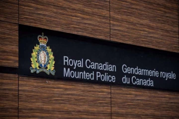 இரட்டைக் கொலை குறித்து விசாரிக்கச் சென்ற பொலிசார்... காத்திருந்த அதிர்ச்சி