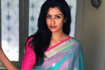 பாரதி கண்ணம்மா சீரியல் நடிகை ரோஷினியா இது - முழு மேக்கப் போட்டுகொண்டு எப்படி இருக்கிறார்
