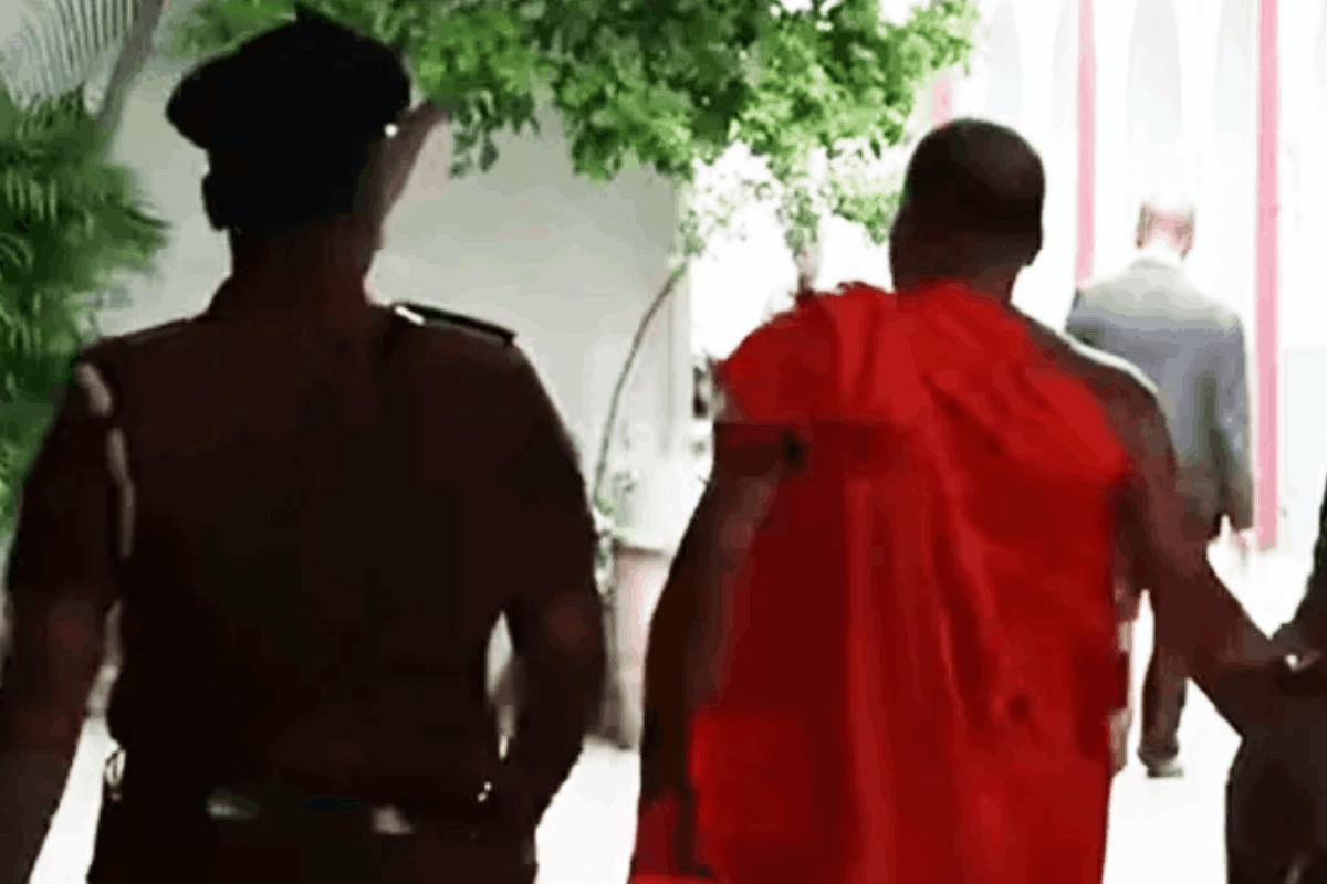 காட்டிற்குள் ஒளிந்திருந்த ஞானசார தேரர் இன்று நீதிமன்றில் மீண்டும் முன்னிலை | Galagoda Aththe Gnanasara Thero To The Court