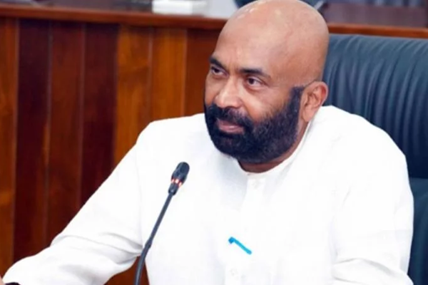 மதுபான போத்தல்களில் ஒட்டப்படும் போலி ஸ்டிக்கர்கள்: நிதி அமைச்சு பகிரங்க எச்சரிக்கை | Ranjith Siambalapitiya Take Action Liquor Company