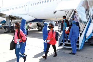 வெளிநாடுகளில் இருந்து இலங்கை வருபவர்களுக்கு சில கட்டுப்பாடுகள் விதிக்கப்படும் - சுதத் சமரவீர
