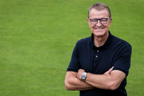 இங்கிலாந்து கிரிக்கெட் தலைவர் இலங்கைக்கு விஜயம் | Chairman Of The Eng Cric Arrived In Srilanka T20Wc