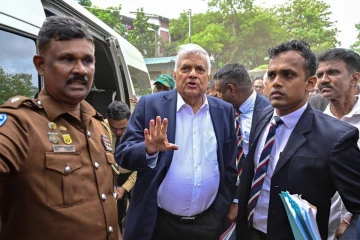 தூசு தட்டப்படும் முக்கிய வழக்கு.. அவசரமாக நாட்டை விட்டு வெளியேறிய ரணில்