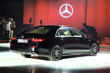 இந்தியாவில் புதிய மெர்சிடீஸ்-பென்ஸ் S-Class அறிமுகம் - விலை என்ன தெரியுமா?