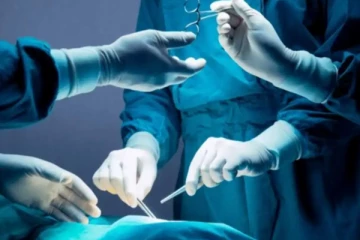 சிகிச்சைக்கு சென்ற இளைஞனின் பிறப்புறுப்பை நீக்கிய மருத்துவர்; சம்பவத்தால் அதிர்ச்சி!