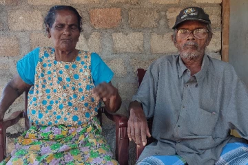 கொழும்பில் ஆதரவற்று இருந்த மனைவி! தமிழர் பகுதியில் 33 ஆண்டுகளுக்குப் பின் கணவரை சந்தித்த நெகிழ்ச்சியான சம்பவம் (video)