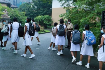 நாட்டிலுள்ள அனைத்து பாடசாலைகளுக்கும் விடுமுறை அறிவிப்பு