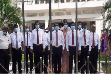 யாழ் மாவட்ட செயலகத்தில்  கொடியேற்றலுடன் ஆரம்பமான   2022 ம் ஆண்டுக்கான கடமைகள்