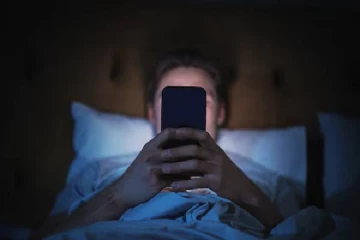 இரவில் ரீல்ஸ் பார்ப்பதால் பித்தம் அதிகரிக்குமாம் - சித்த மருத்துவர் எச்சரிக்கை